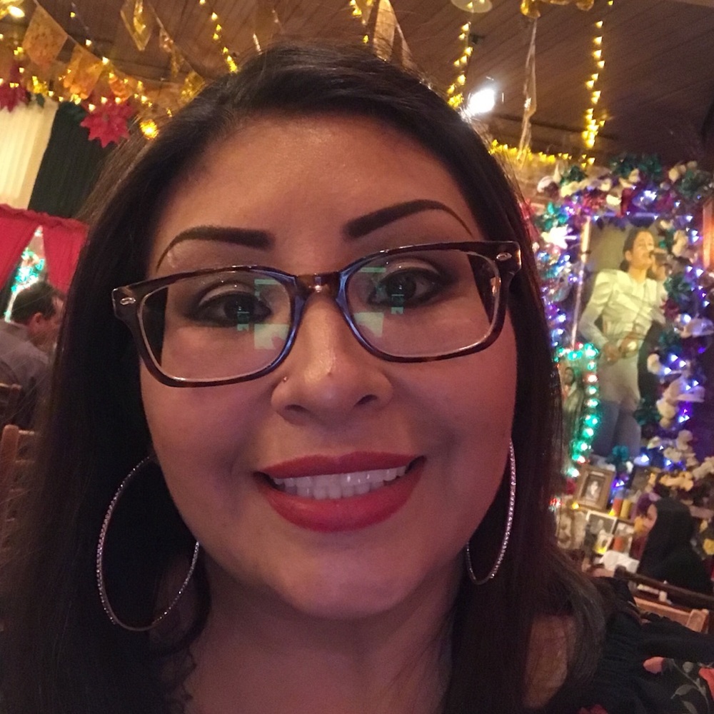 Meet your Posher, Corina